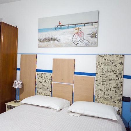 Bike House 4 "Beach" Apartment Сериате Стая снимка